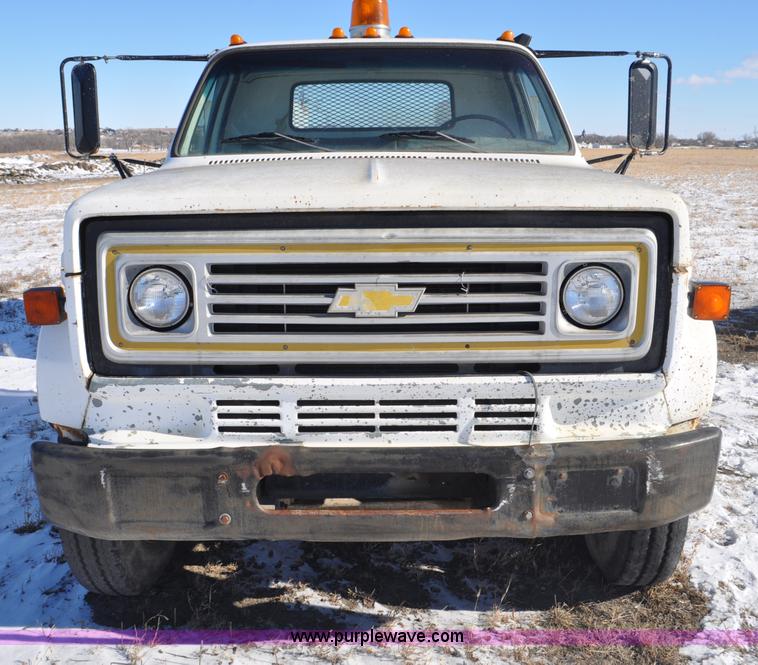 image for item G6386 1984 Chevrolet C70 service truck