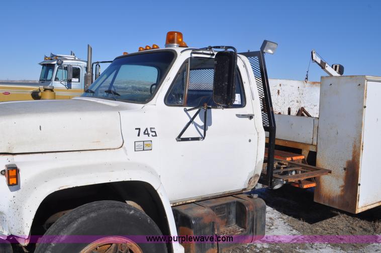 image for item G6386 1984 Chevrolet C70 service truck