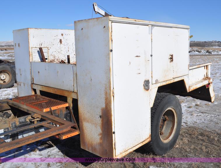 image for item G6386 1984 Chevrolet C70 service truck