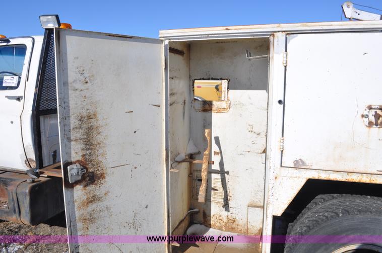 image for item G6386 1984 Chevrolet C70 service truck