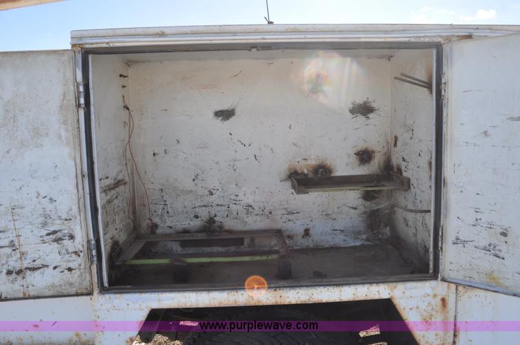 image for item G6386 1984 Chevrolet C70 service truck