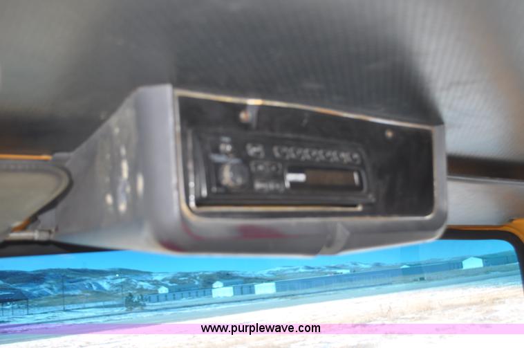 image for item G6390 1988 Ford LT8000 dump truck