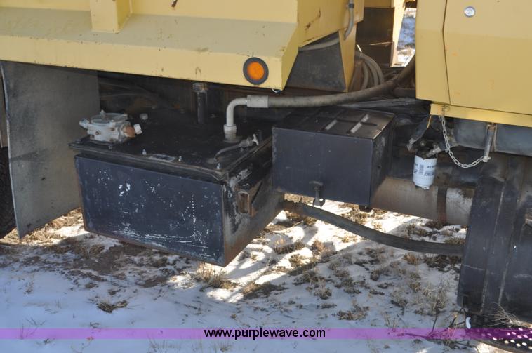 image for item G6390 1988 Ford LT8000 dump truck