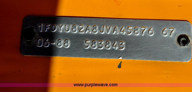 image for item G6390 1988 Ford LT8000 dump truck