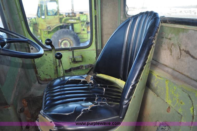 image for item G6392 1976 Terex 72-31 AA loader