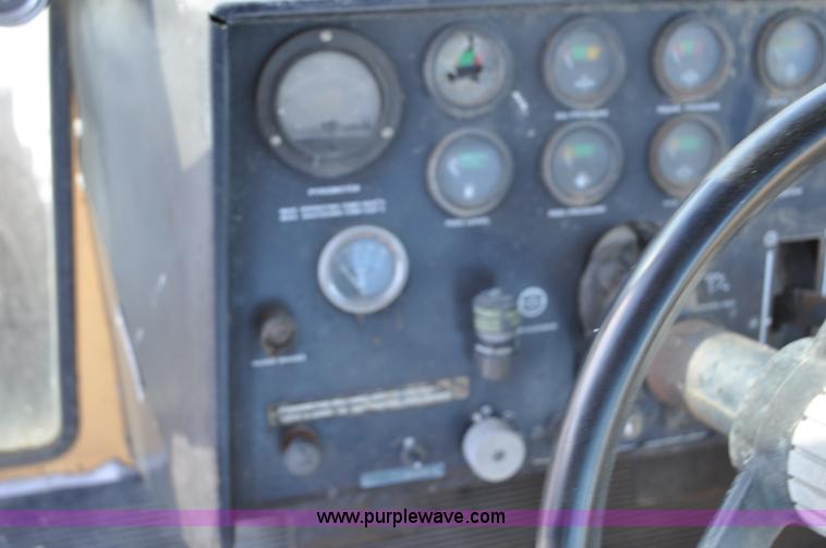 image for item G6394 1973 Case 2470 4WD tractor