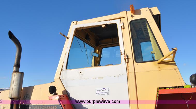 image for item G6394 1973 Case 2470 4WD tractor