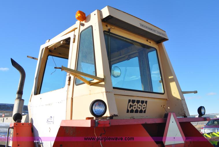 image for item G6394 1973 Case 2470 4WD tractor