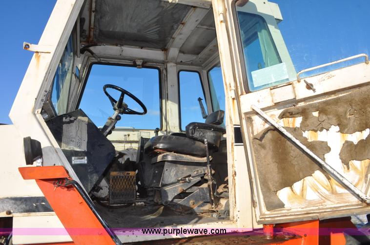 image for item G6396 1975 Case 2470 4WD tractor