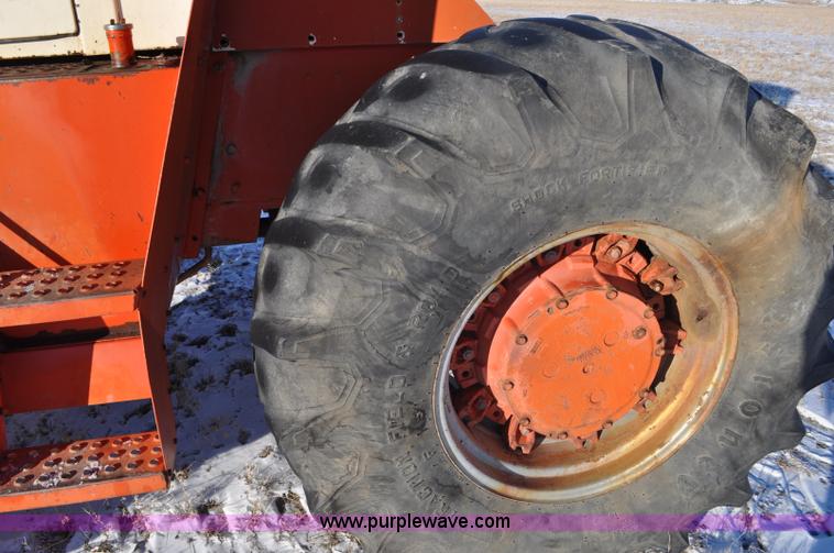 image for item G6396 1975 Case 2470 4WD tractor