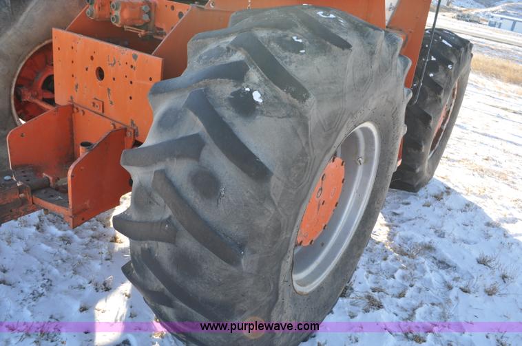 image for item G6396 1975 Case 2470 4WD tractor