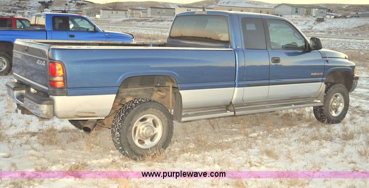 image for item G6401 2002 Dodge Ram 2500 Ext. Cab pickup truck