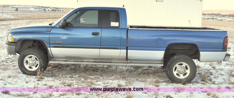 image for item G6401 2002 Dodge Ram 2500 Ext. Cab pickup truck