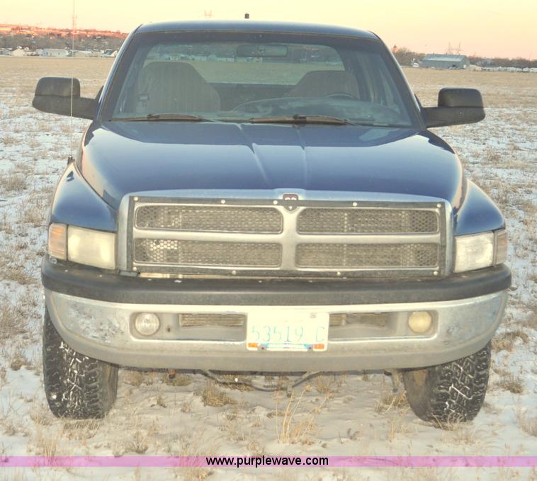 image for item G6401 2002 Dodge Ram 2500 Ext. Cab pickup truck