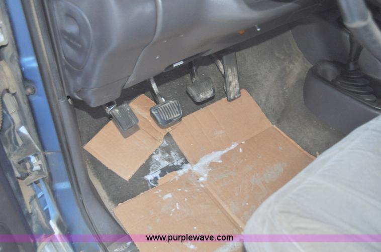 image for item G6401 2002 Dodge Ram 2500 Ext. Cab pickup truck