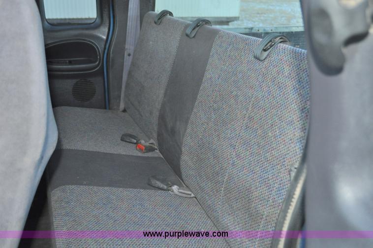 image for item G6401 2002 Dodge Ram 2500 Ext. Cab pickup truck