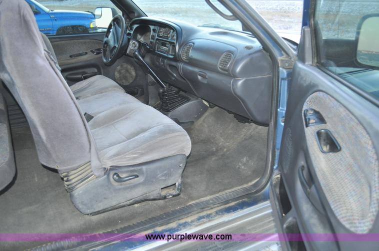 image for item G6401 2002 Dodge Ram 2500 Ext. Cab pickup truck