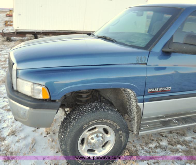 image for item G6401 2002 Dodge Ram 2500 Ext. Cab pickup truck