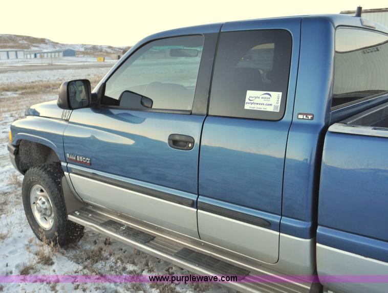 image for item G6401 2002 Dodge Ram 2500 Ext. Cab pickup truck