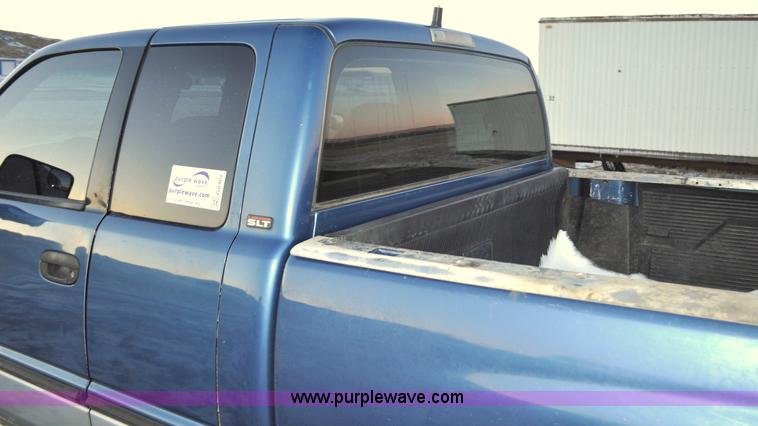 image for item G6401 2002 Dodge Ram 2500 Ext. Cab pickup truck