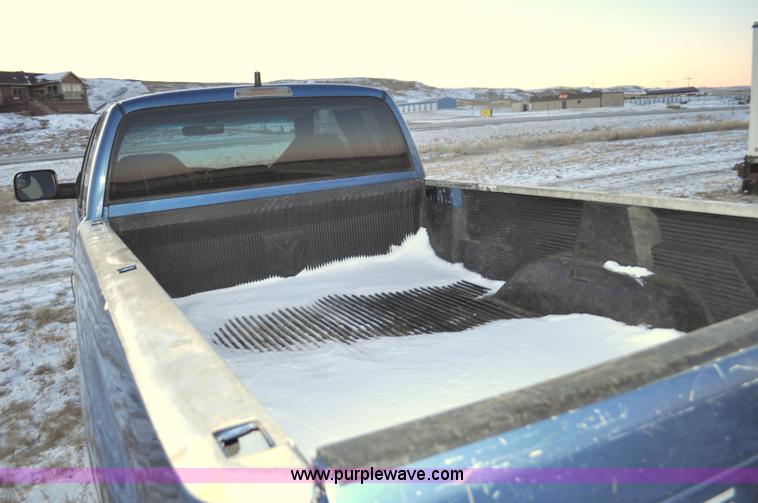 image for item G6401 2002 Dodge Ram 2500 Ext. Cab pickup truck