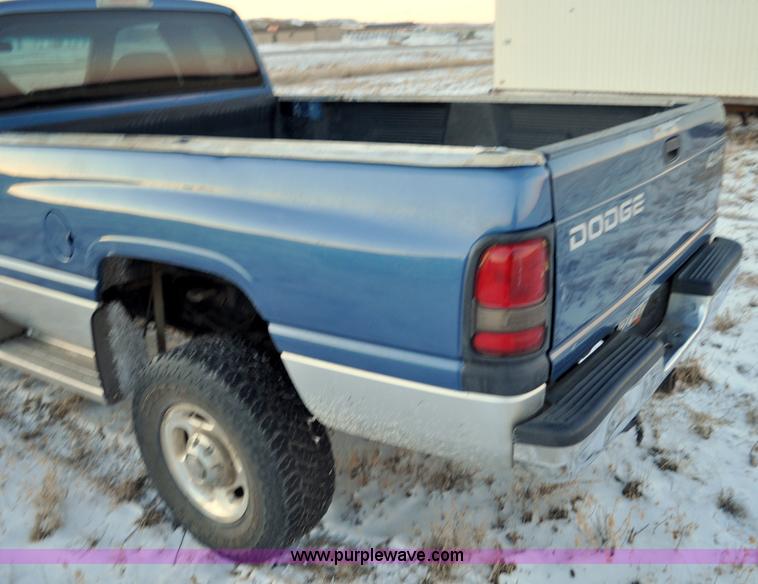image for item G6401 2002 Dodge Ram 2500 Ext. Cab pickup truck