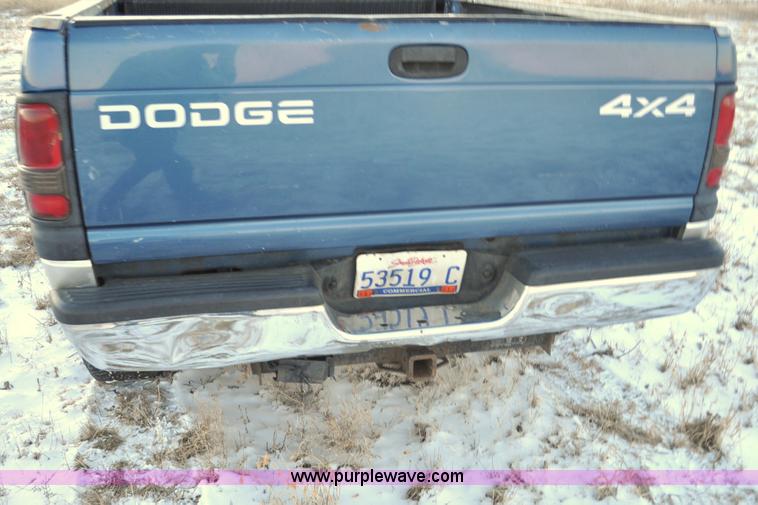 image for item G6401 2002 Dodge Ram 2500 Ext. Cab pickup truck