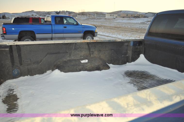 image for item G6401 2002 Dodge Ram 2500 Ext. Cab pickup truck