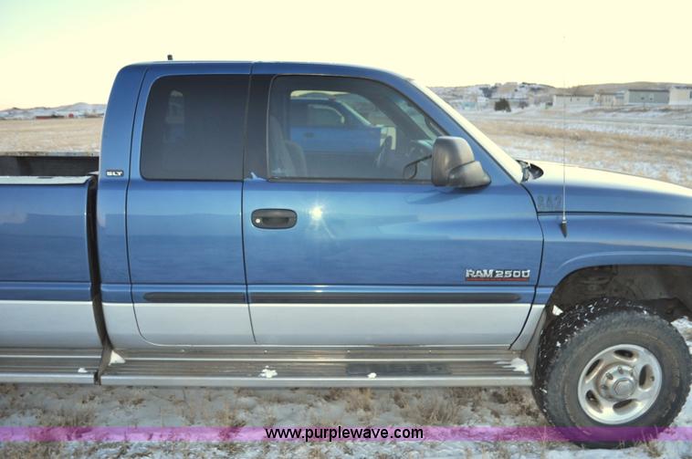 image for item G6401 2002 Dodge Ram 2500 Ext. Cab pickup truck