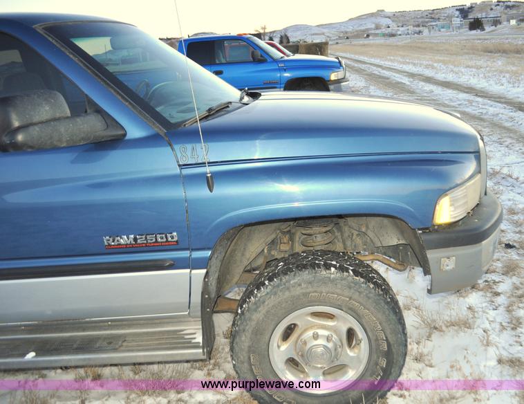 image for item G6401 2002 Dodge Ram 2500 Ext. Cab pickup truck