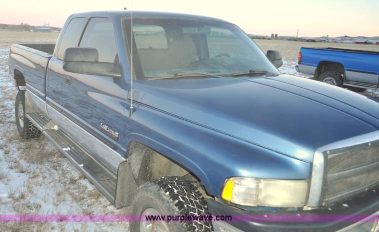 image for item G6401 2002 Dodge Ram 2500 Ext. Cab pickup truck