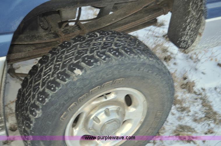 image for item G6401 2002 Dodge Ram 2500 Ext. Cab pickup truck