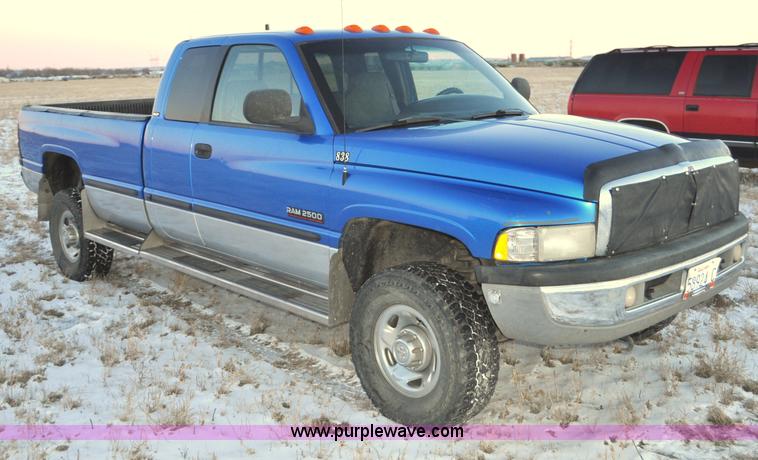 image for item G6402 1999 Dodge Ram 2500 Ext. Cab pickup truck