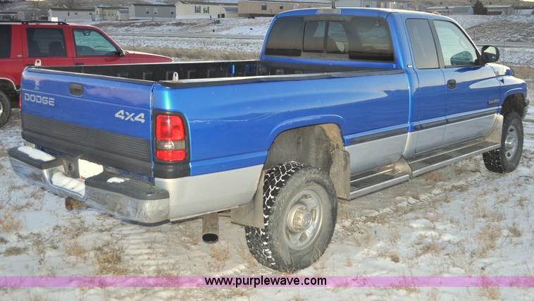 image for item G6402 1999 Dodge Ram 2500 Ext. Cab pickup truck