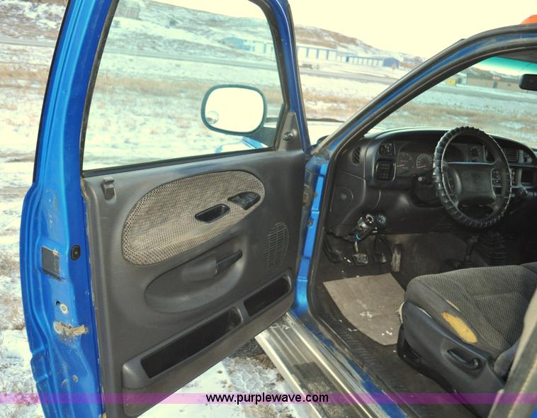 image for item G6402 1999 Dodge Ram 2500 Ext. Cab pickup truck