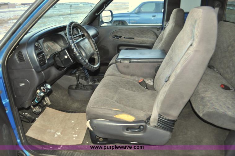 image for item G6402 1999 Dodge Ram 2500 Ext. Cab pickup truck