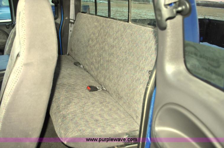 image for item G6402 1999 Dodge Ram 2500 Ext. Cab pickup truck