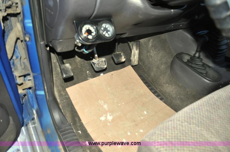 image for item G6402 1999 Dodge Ram 2500 Ext. Cab pickup truck