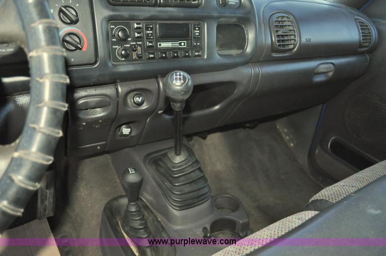 image for item G6402 1999 Dodge Ram 2500 Ext. Cab pickup truck