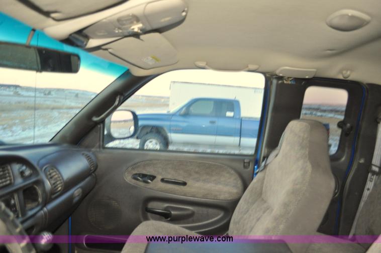 image for item G6402 1999 Dodge Ram 2500 Ext. Cab pickup truck