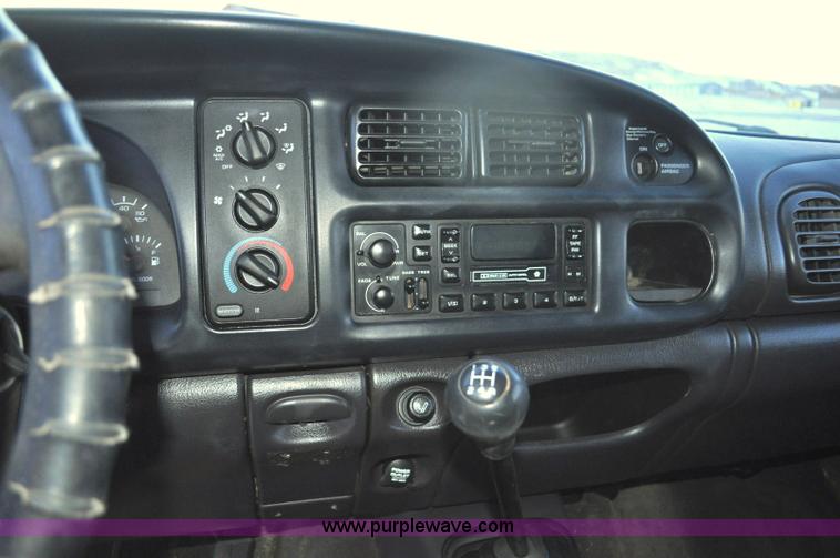 image for item G6402 1999 Dodge Ram 2500 Ext. Cab pickup truck