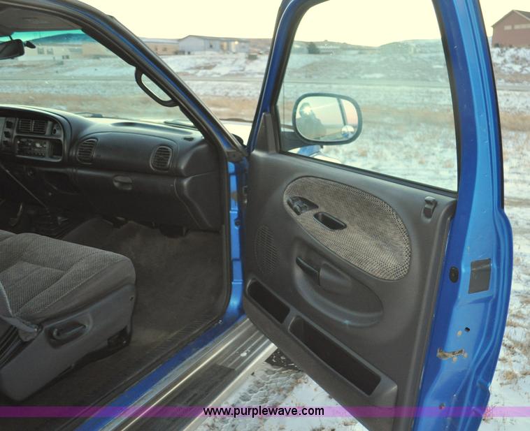 image for item G6402 1999 Dodge Ram 2500 Ext. Cab pickup truck