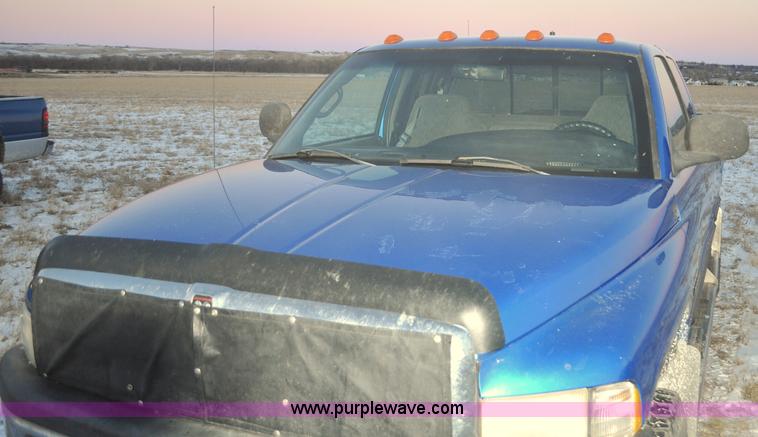 image for item G6402 1999 Dodge Ram 2500 Ext. Cab pickup truck