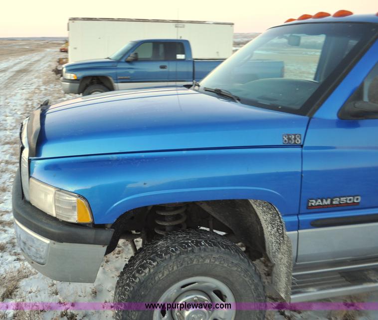 image for item G6402 1999 Dodge Ram 2500 Ext. Cab pickup truck