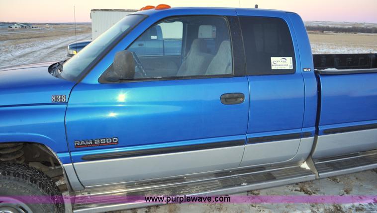 image for item G6402 1999 Dodge Ram 2500 Ext. Cab pickup truck