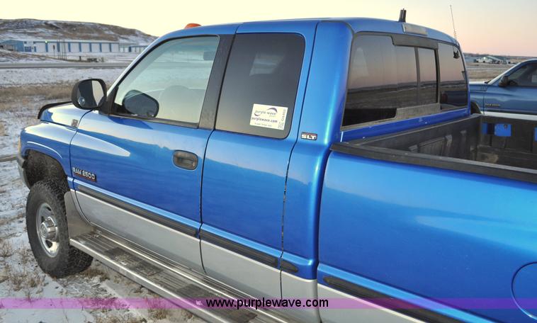 image for item G6402 1999 Dodge Ram 2500 Ext. Cab pickup truck