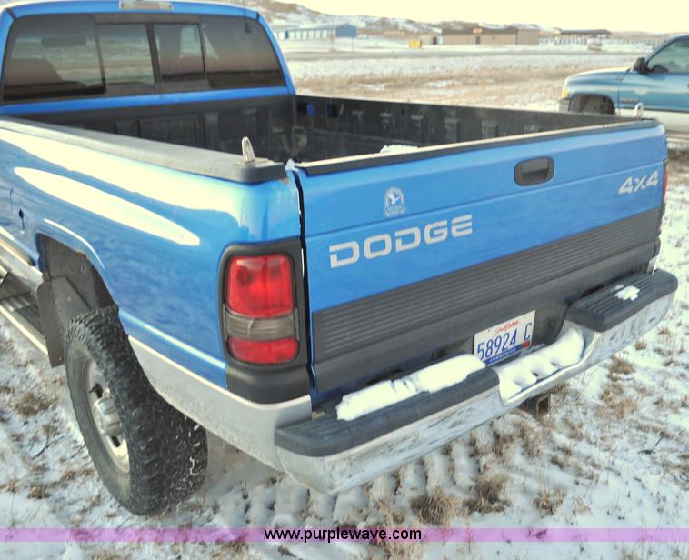 image for item G6402 1999 Dodge Ram 2500 Ext. Cab pickup truck