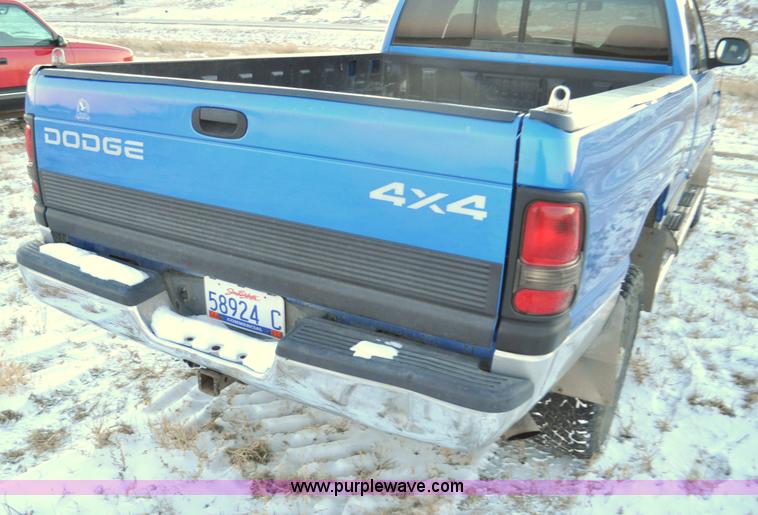 image for item G6402 1999 Dodge Ram 2500 Ext. Cab pickup truck