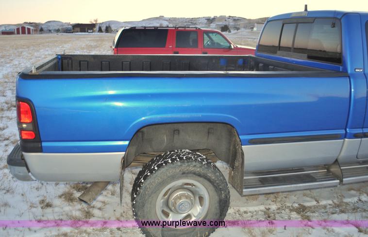 image for item G6402 1999 Dodge Ram 2500 Ext. Cab pickup truck