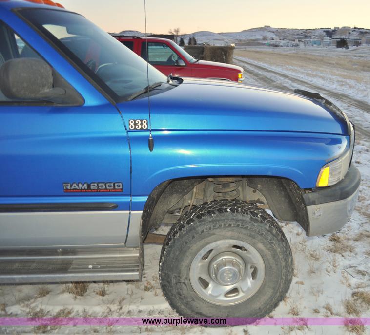 image for item G6402 1999 Dodge Ram 2500 Ext. Cab pickup truck